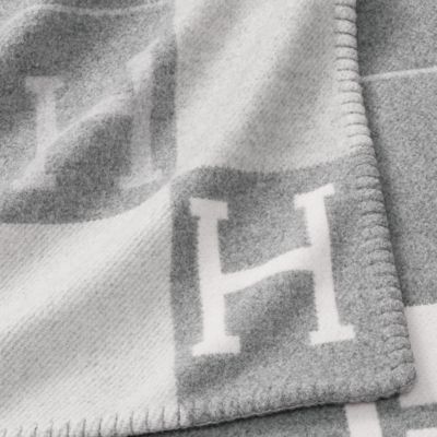 HERMES-PARIS Hロゴブランケット Home Textiles | Hermès Hong Kong SAR